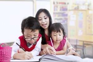 4 cách dạy tiếng anh cho trẻ lớp 1 tại nhà