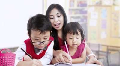 4 cách dạy tiếng anh cho trẻ lớp 1 tại nhà